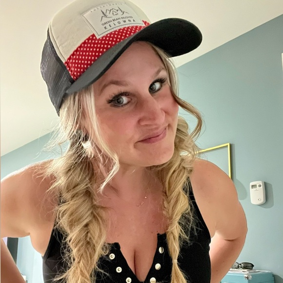 Meet your Posher, Gillian - Picture 1 of 1